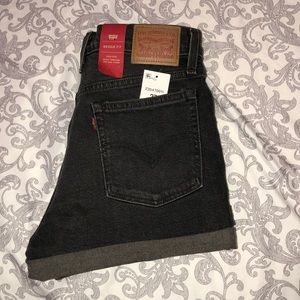 Levi’s black wedgie fit short